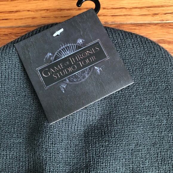 Game of Thrones Studio Tour Authentic Charcoal Gray Black Beanie Hat SZ O/S NWT - Picture 3 of 5